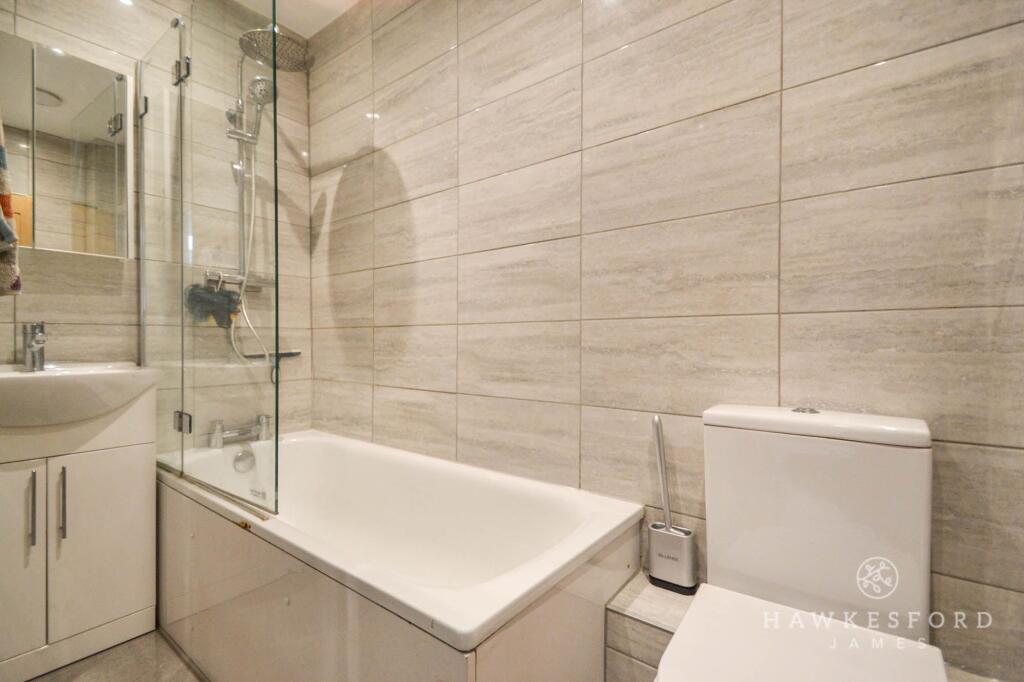 The Grove, Herne Bay - Bathroom