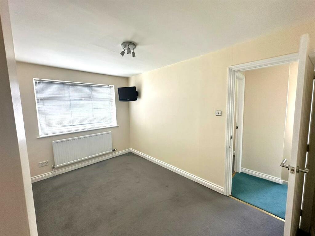 WhatsApp Image 2024-05-17 at 12.33.01 (6).jpeg