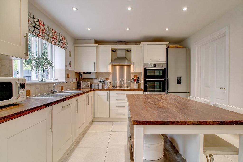 Blacktown Gardens, Marshfield, HernCrabtree (8).jp