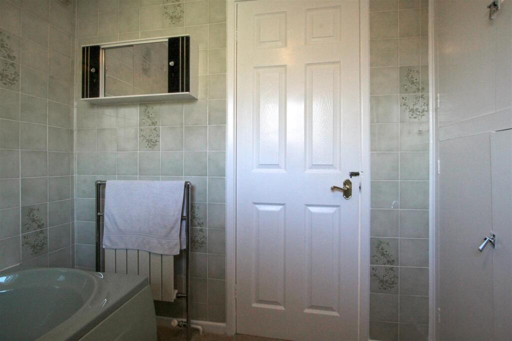 bathroom-2-.jpg