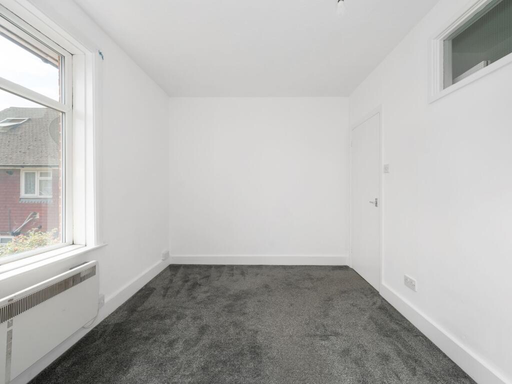 Living Room (view b)