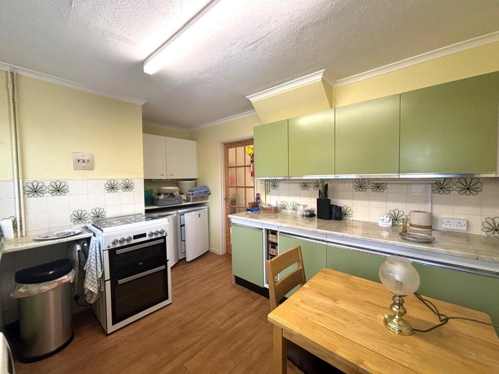 Kitchen_1.jpeg