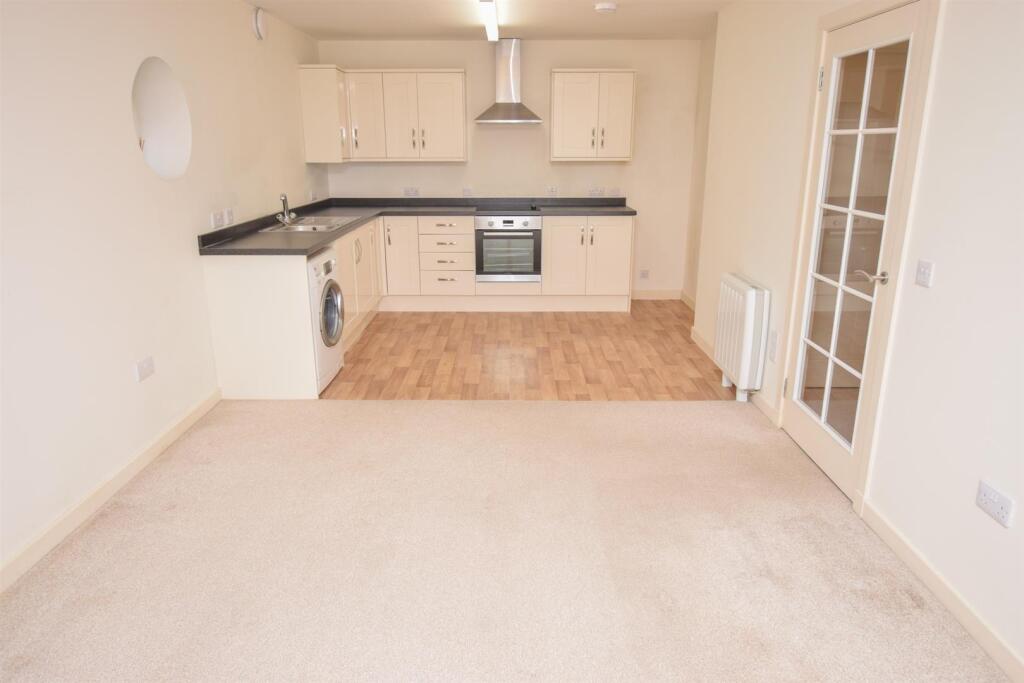 OPEN PLAN LOUNGE-KITCHEN-DINER (3)-2.jpg