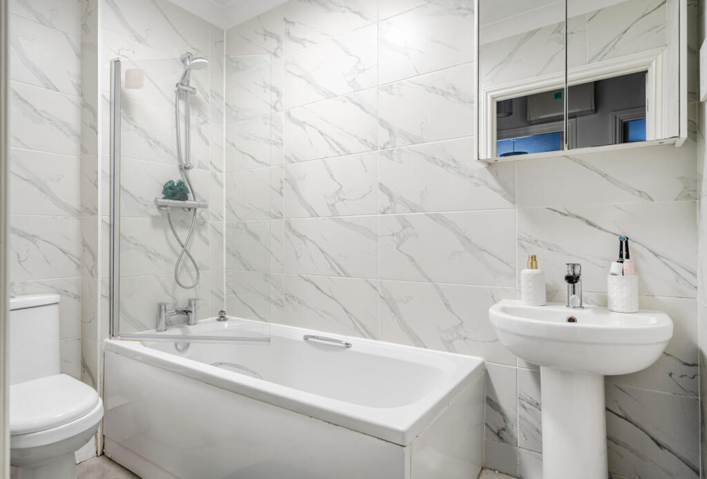 1385622-11-692872...