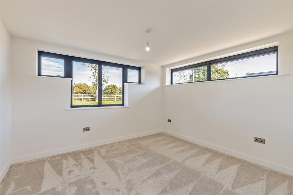 8666547-interior23.jpg