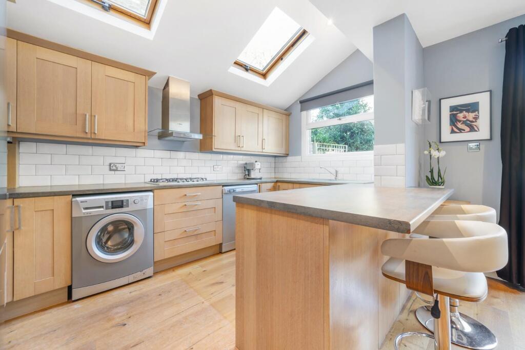 Kitchen (2).jpg