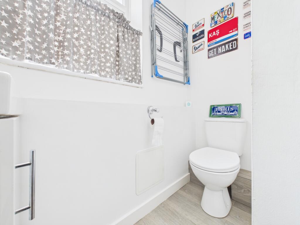 CAM03729G0-PR0153-STILL012