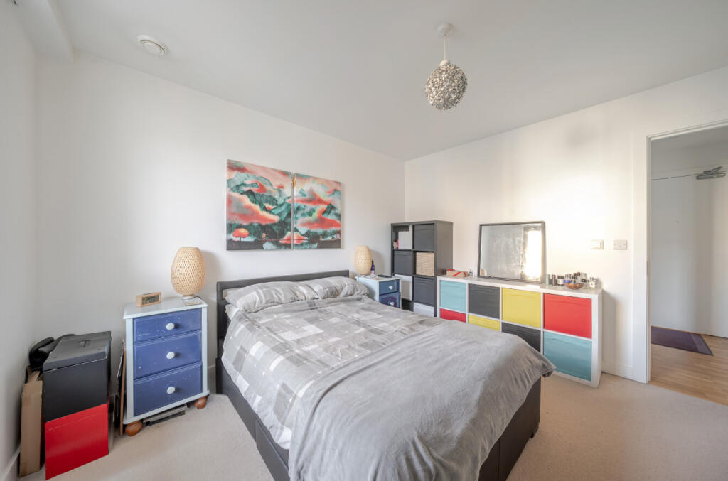 1387204-18-693a30...