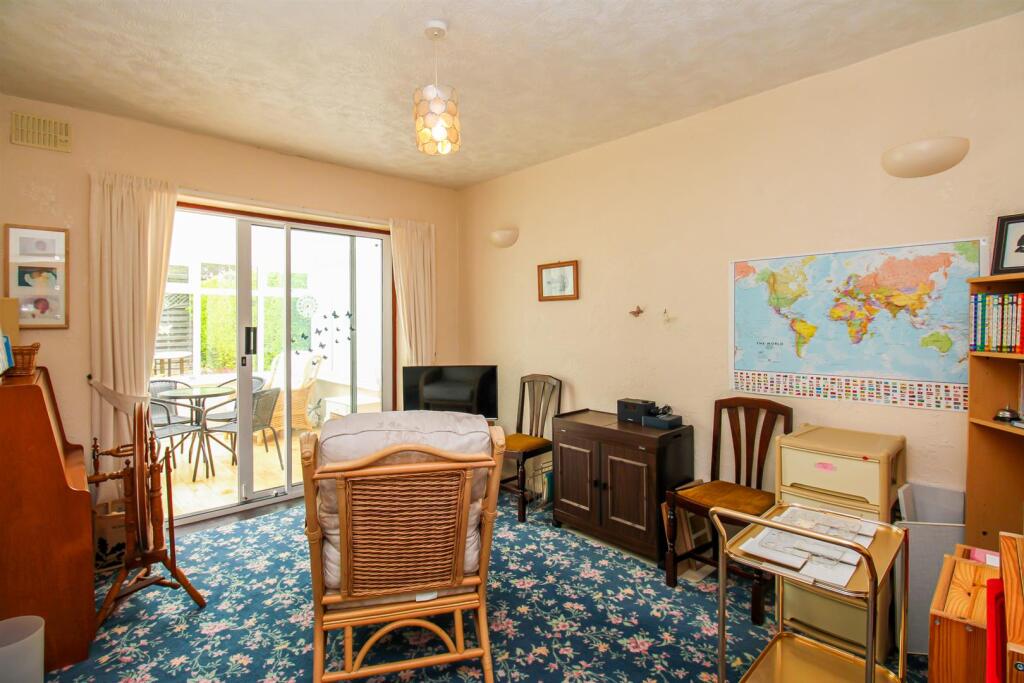 SITTING ROOM