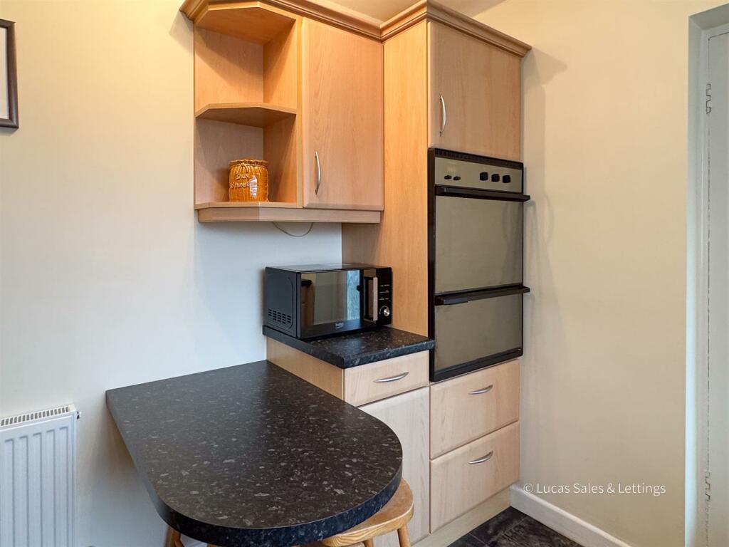 47 Pennine Way Kettering-03.jpg