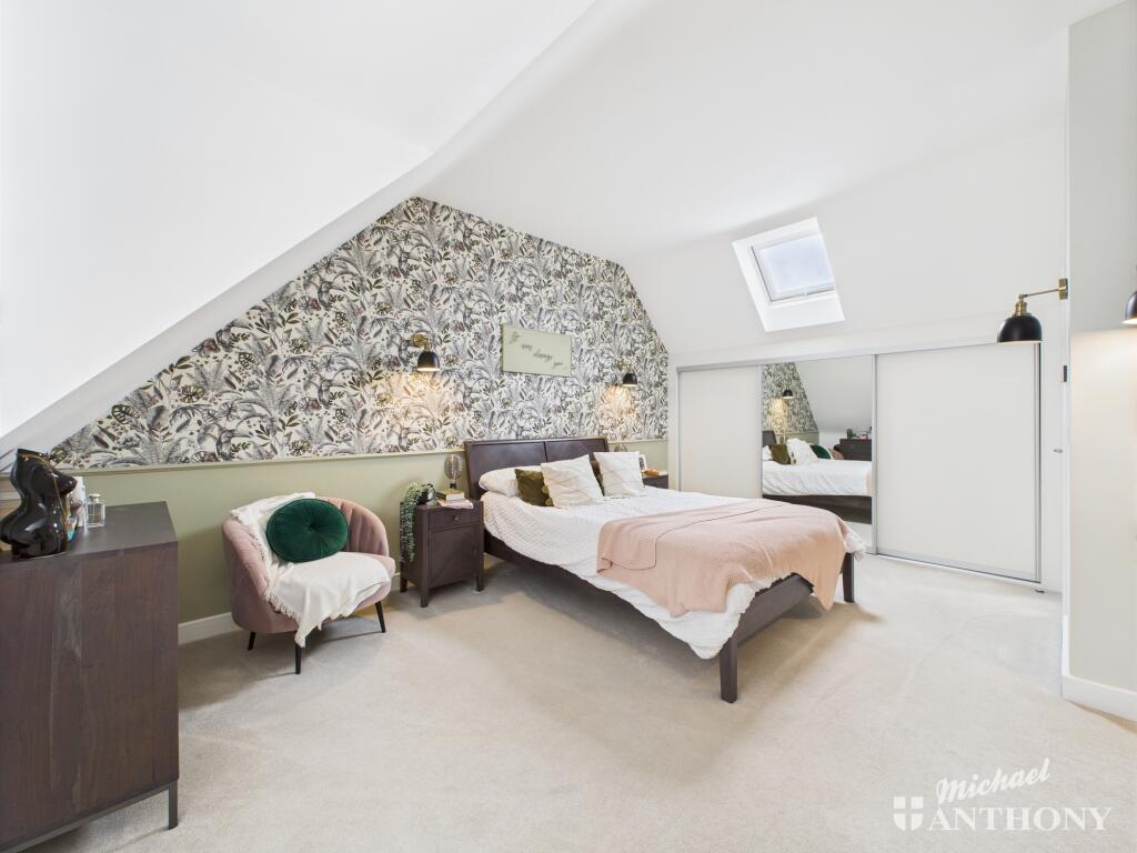 CAM02773G0-PR0308-STILL013