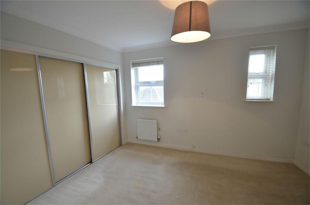 31 Heronslee - Bedroom One.jpg