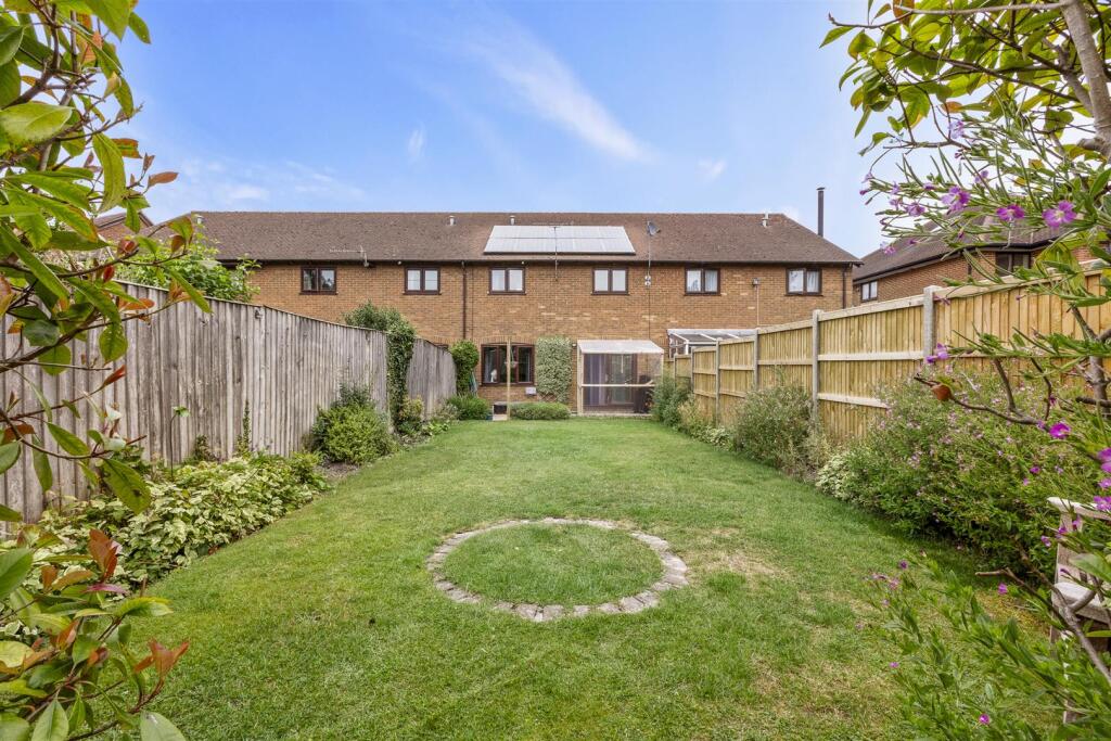 21 Jasmine Crescent, HP27 0AB-13.jpg