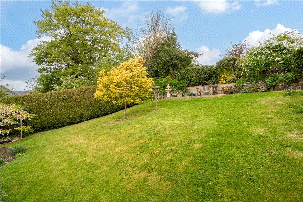 Lawned Gardens