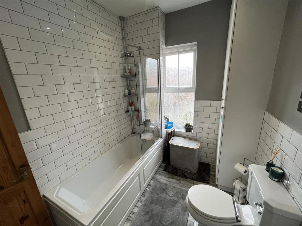 Bathroom Aspect 2.jpg