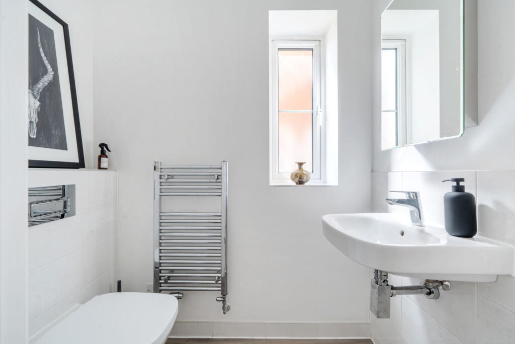 1317858-23-686bee...