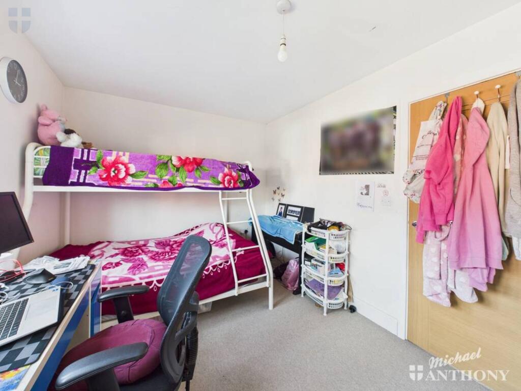 CAM03852G0-PR0238-STILL024-thumbnail-h750-70