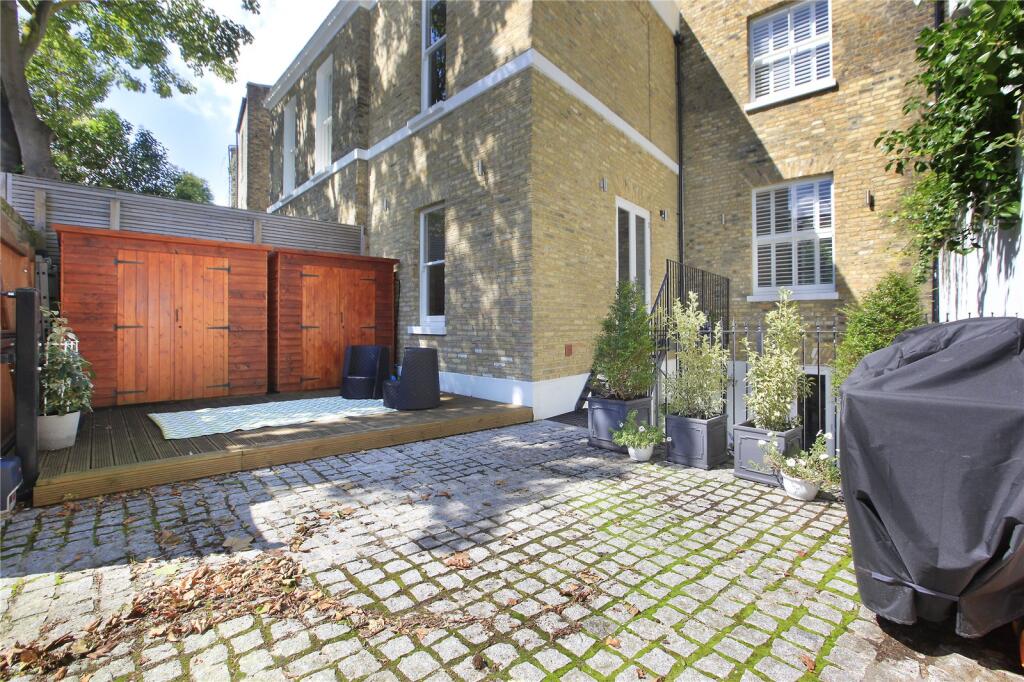 property in Crescent Grove, 
Clapham, SW4