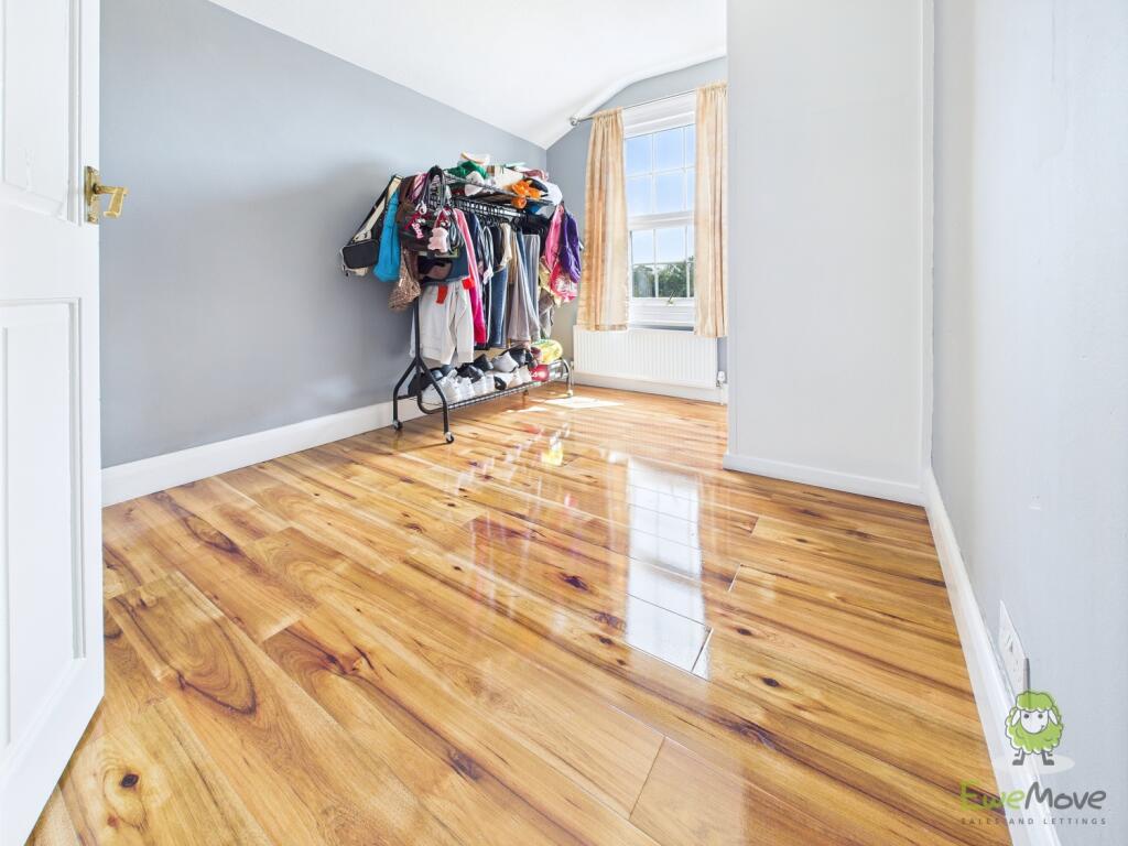 CAM01543G0-PR0148-STILL029