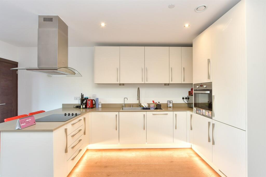 Kitchen/Living Area