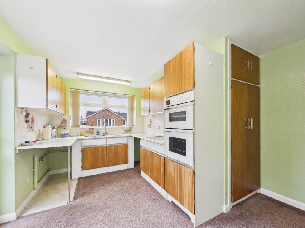 Kitchen/Breakfast Area