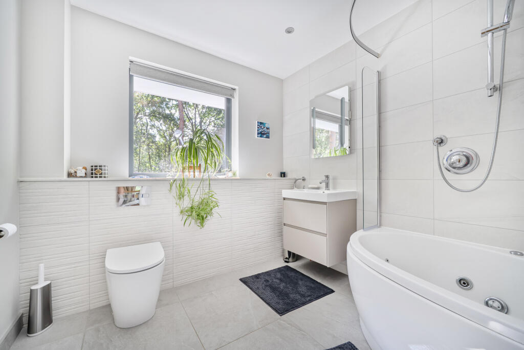 1348601-16-68bf1f...