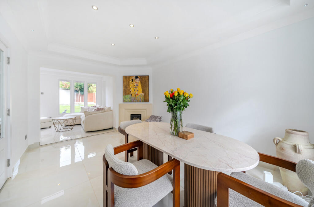 1364100-16-68e7c5...