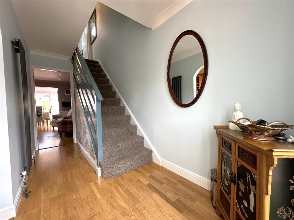 Inviting Entrance Hall 292