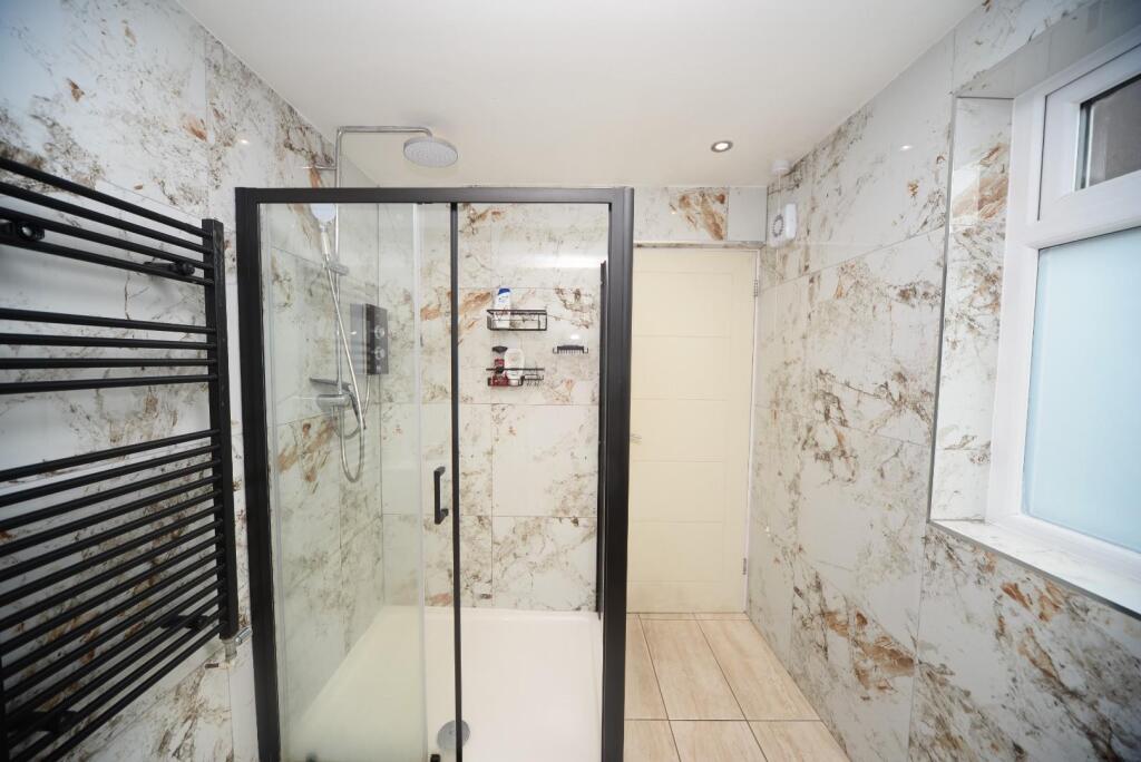 Shower Room 2.jpg