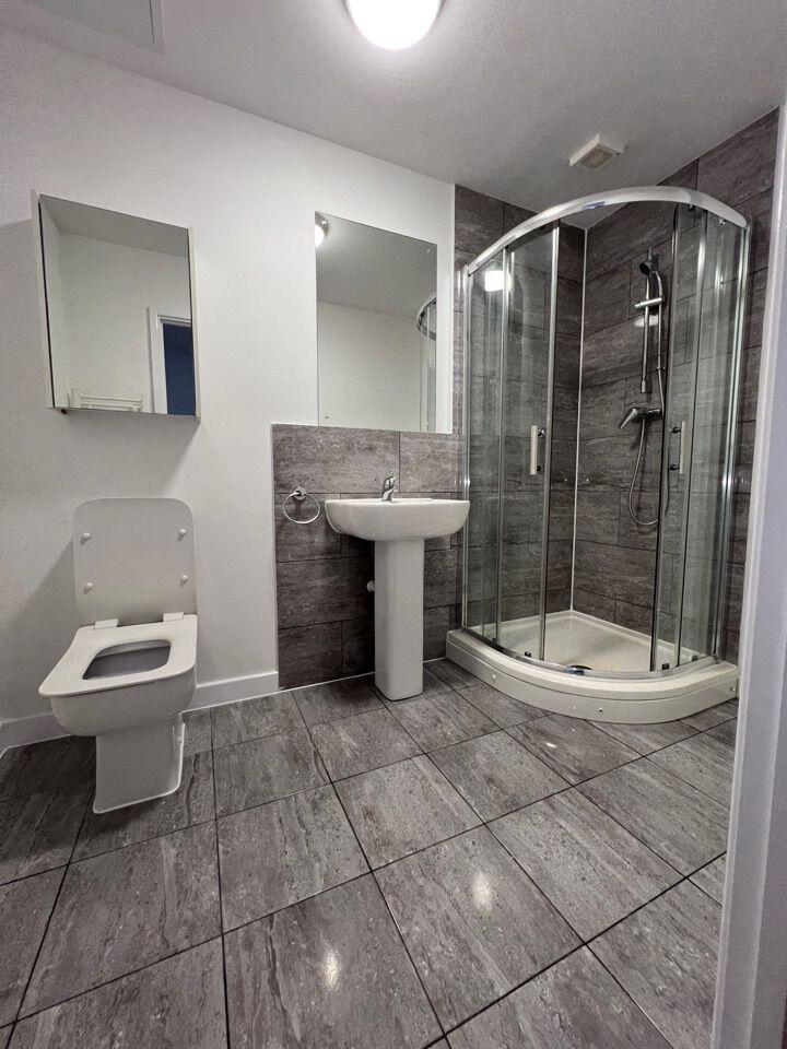 en-suite 1st bedroom