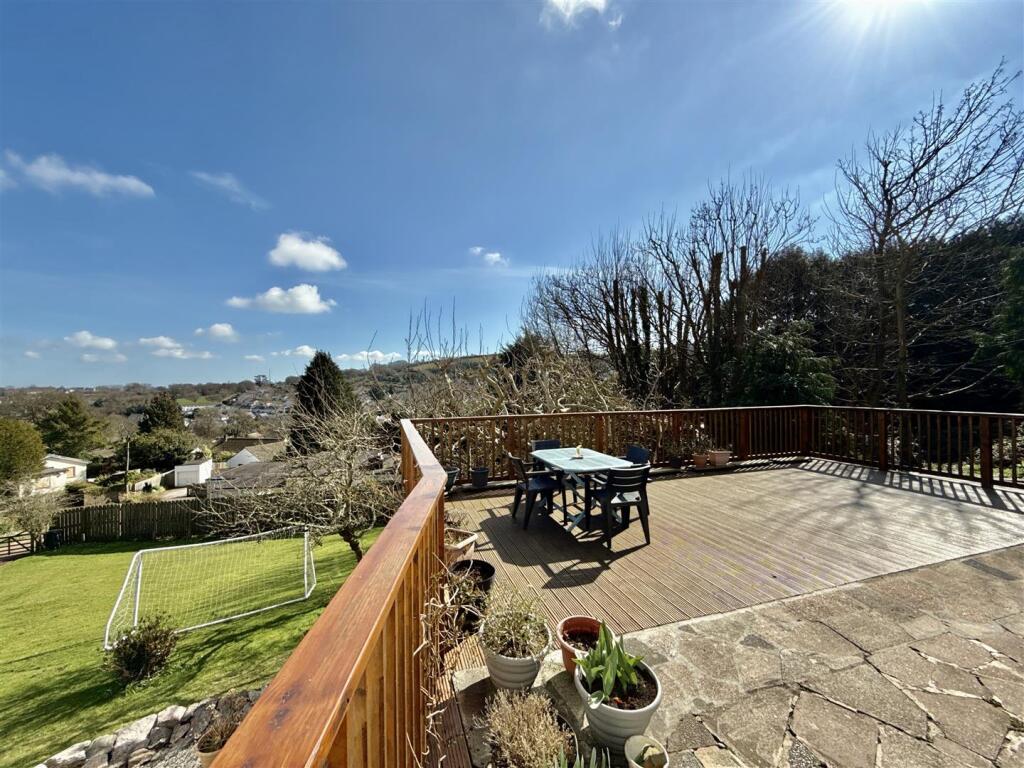 Front Sun Deck From Door.JPG