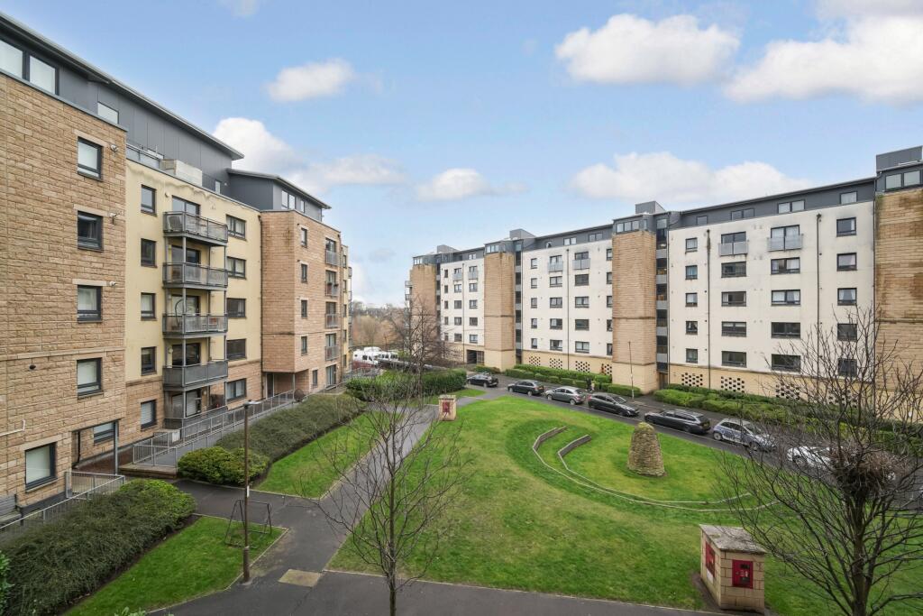 Flat ,  Hawkhill Close, Edinburgh