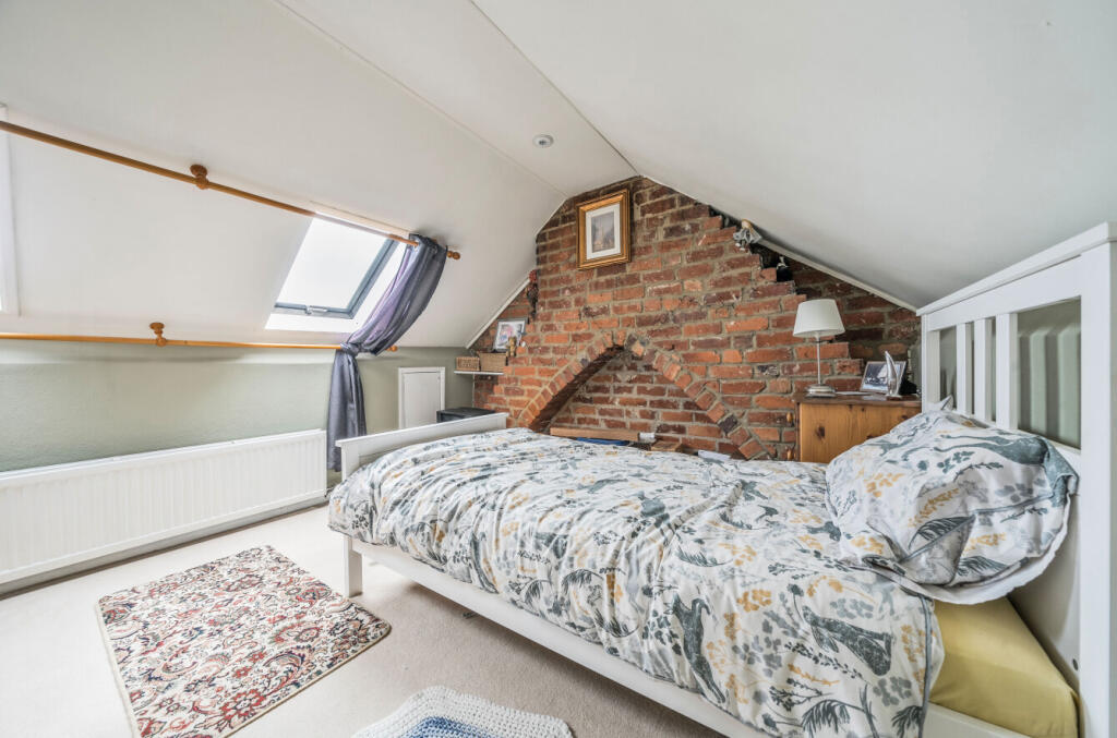 1301985-27-683872...