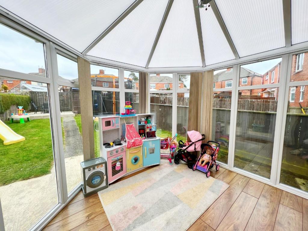 Conservatory pic 2.jpg