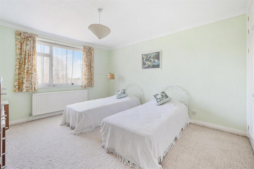 LONGDOWN LANE, 49A (6).jpg