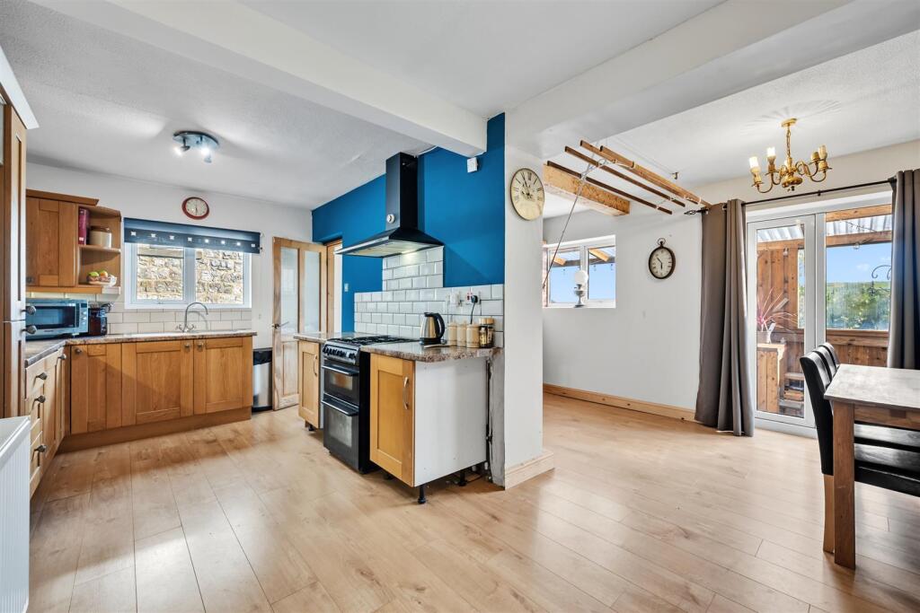 Saxton Mee  40 New Close 0031.jpg