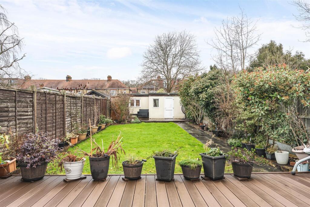 49 Coningsby Gardens-22.jpg