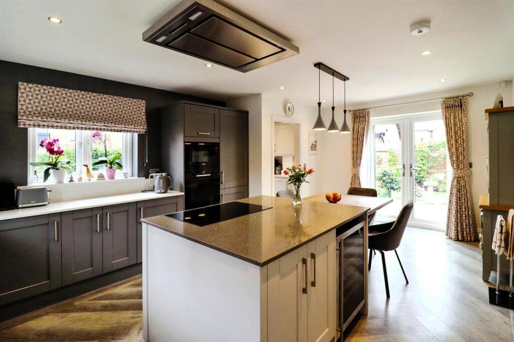 BREAKFAST KITCHEN