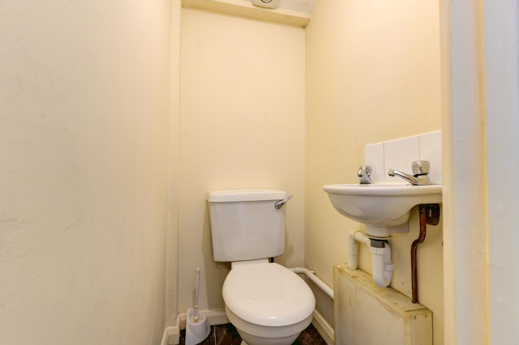 36 Beaconsfield Road-18