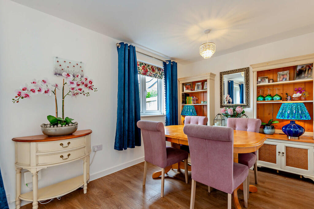 Markus Avenue, Thame