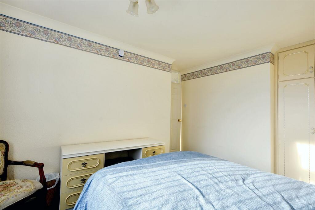Bedroom 1_3.jpeg