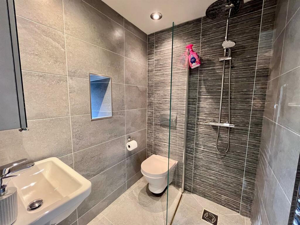 Bedroom Two EnSuite