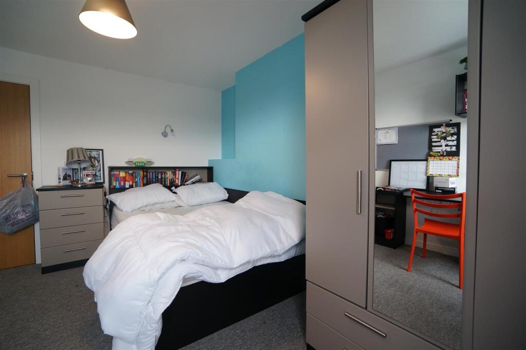 5HolyheadRd_B5.2.JPG