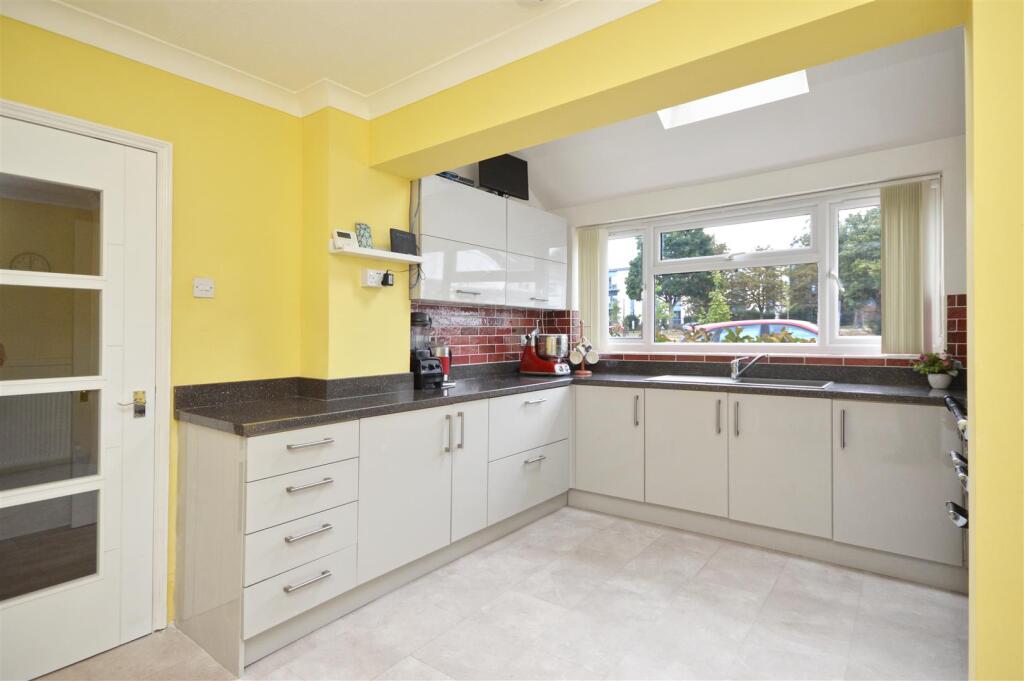 Kitchen / Dining Room