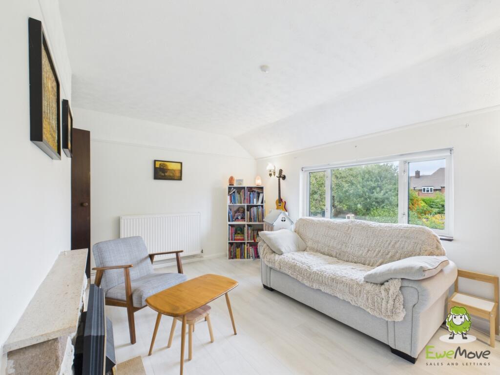 EweMove Estate Agents Basingstoke - St Andrews Roa