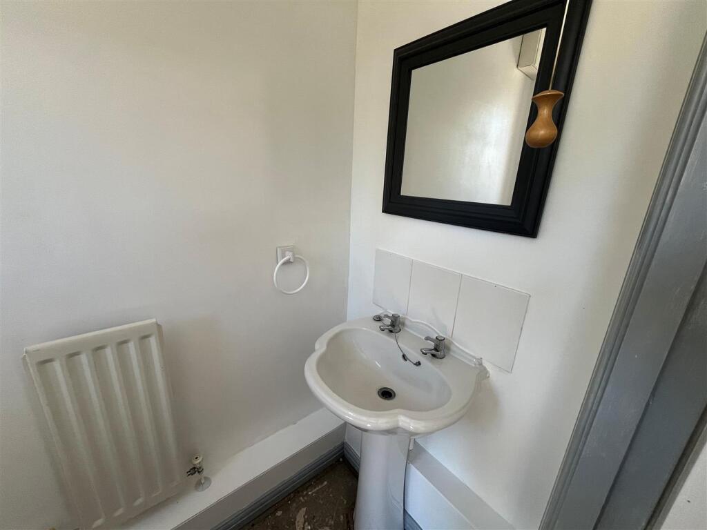 Cloakroom 2.jpg