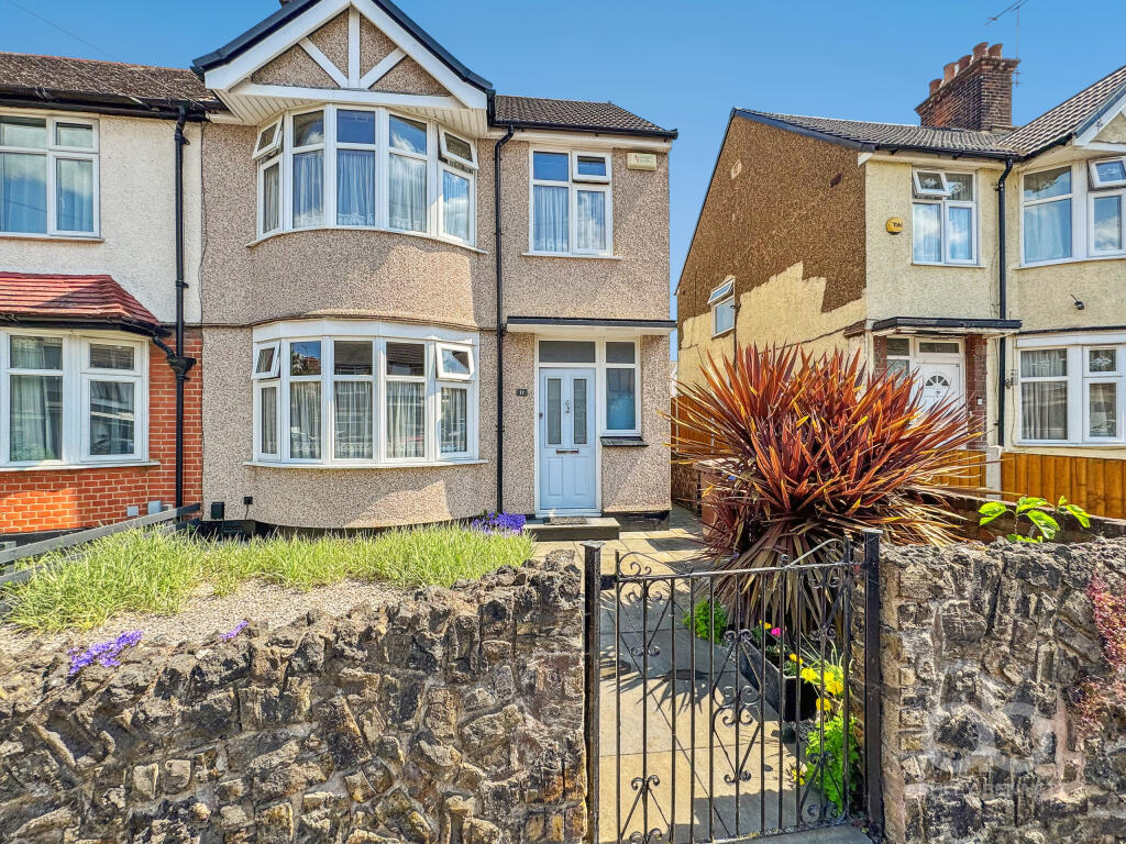 Finchley Road, Grays, RM17 6RG