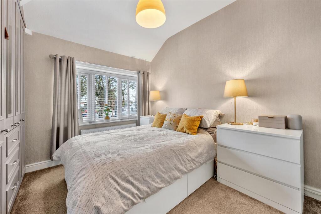 Bedroom One (2).jpg