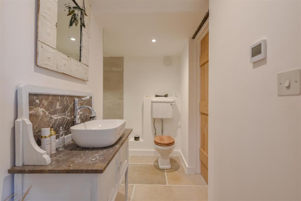 JACK &amp; JILL SHOWER ROOM