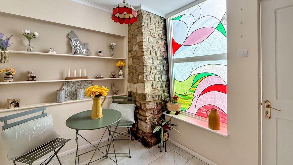 Kitchen/breakfast...